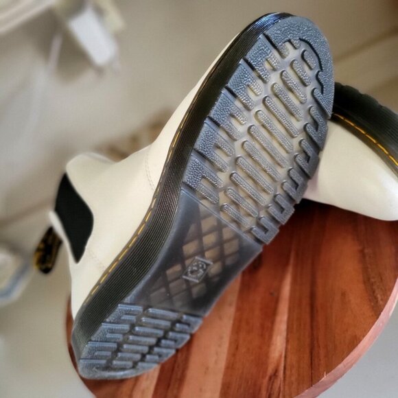 Dr. Martens Dorrian Pull on White Leather Chelsea Boots Unisex Men's SZ 8 - Picture 7 of 9